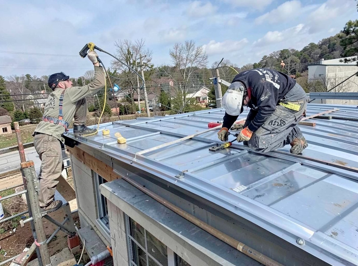 roofing contractor in Grandin Village, VA